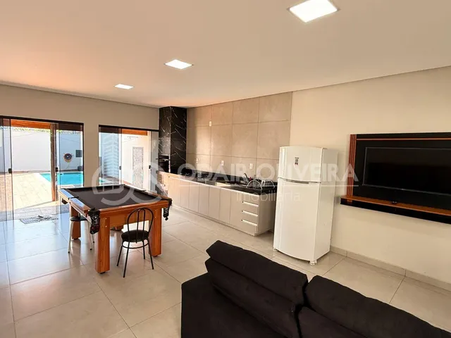 Imagem 12: Casa com Piscina e Varanda para Locação no Bairro Coimbras