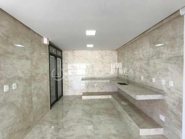 Imagem 16: Apartamento À Venda no Edifício 14 de Maio no Centro de Passos-Mg