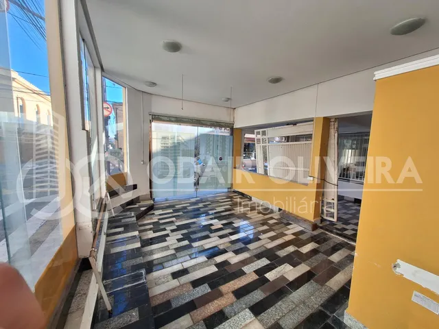 Imagem 5: Salas Comerciais de Espaço Vasto Disponíveis para Locação, no Centro de Passos/Mg