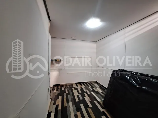 Imagem 3: Salas Comerciais de Espaço Vasto Disponíveis para Locação, no Centro de Passos/Mg