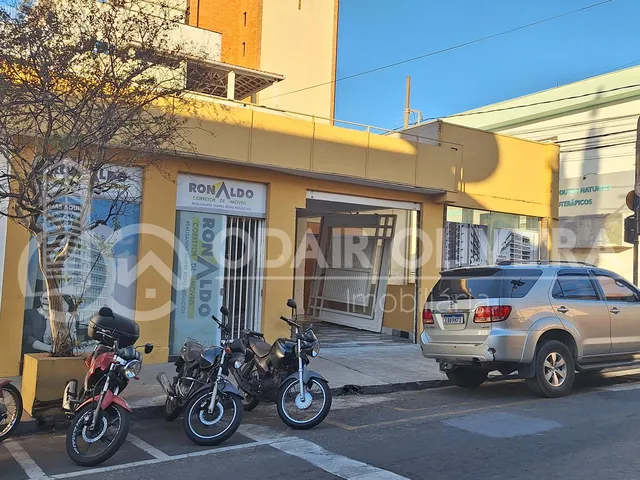 Imagem 12: Salas Comerciais de Espaço Vasto Disponíveis para Locação, no Centro de Passos/Mg
