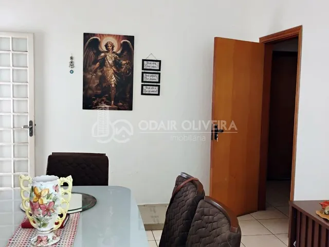 Imagem 9: Casa de Esquina com 3 Quartos Sendo 1 Suíte À Venda em Passos-Mg