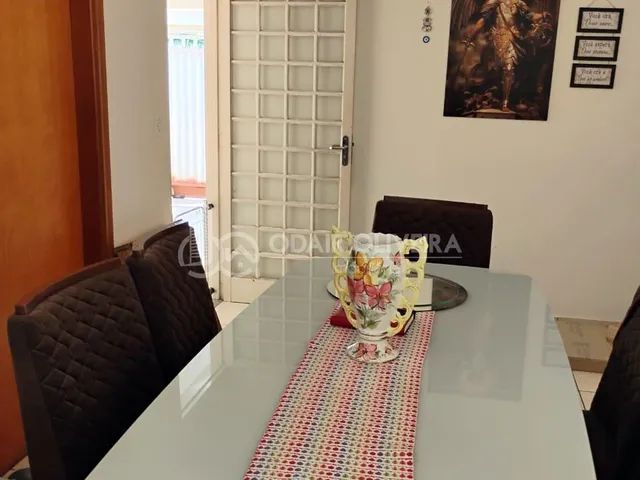 Imagem 10: Casa de Esquina com 3 Quartos Sendo 1 Suíte À Venda em Passos-Mg