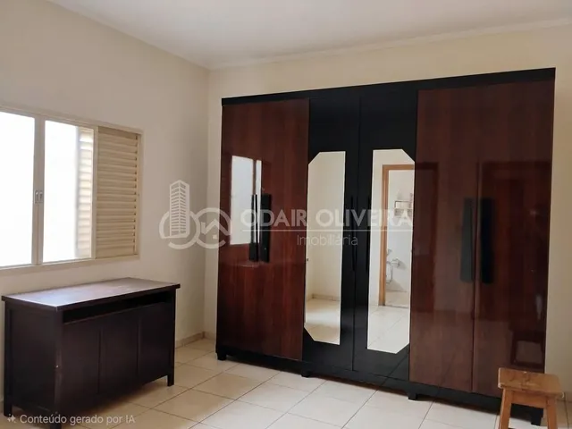 Imagem 11: Casa de Esquina com 3 Quartos Sendo 1 Suíte À Venda em Passos-Mg