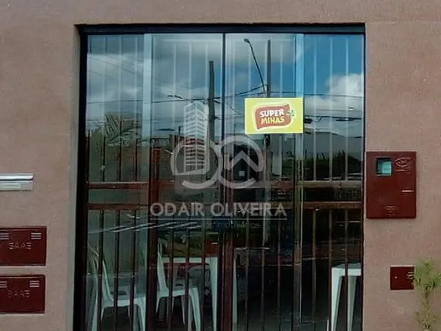 Imagem: Comercial com Banheiro e Pia, Disponível