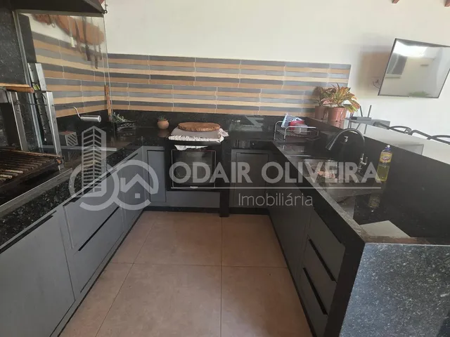 Imagem 10: Casa de Alto Padrão a Venda em Passos - Sofisticação e Conforto em Cada Detalhe