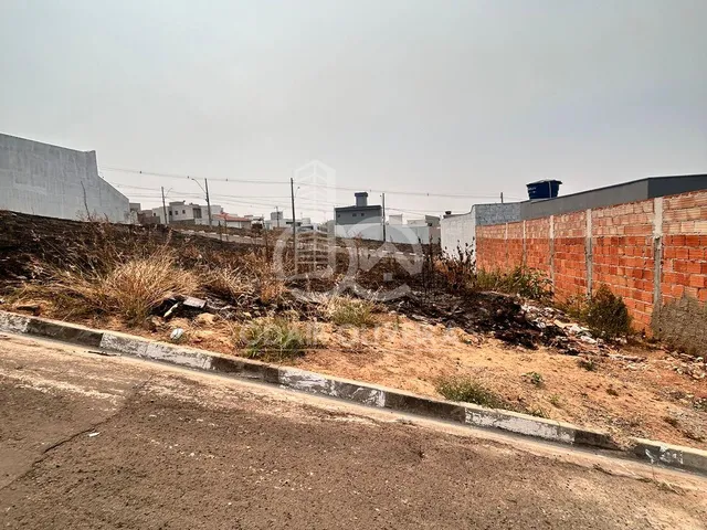 Imagem: Terreno de 211M² À Venda, Parque das Aroeiras