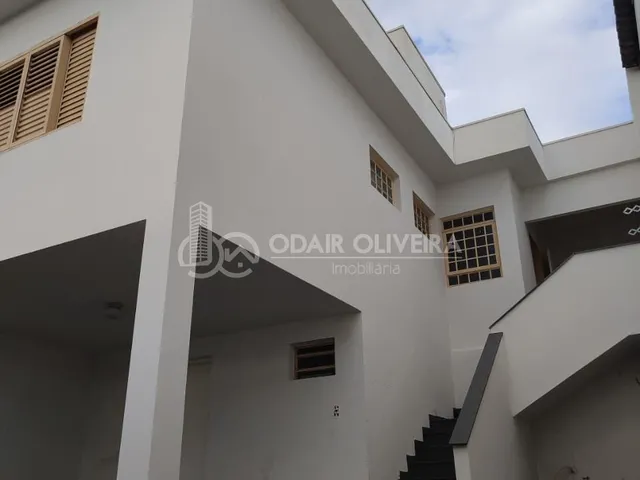 Imagem: Casa para Alugar com 3 Dormitorios Sendo
