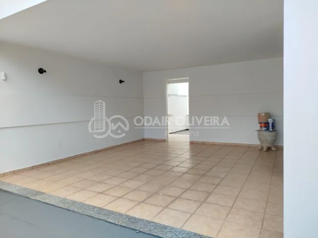 Imagem 4: Casa para Alugar com 3 Dormitorios Sendo 1 Suite - Centro, Passos - Mg