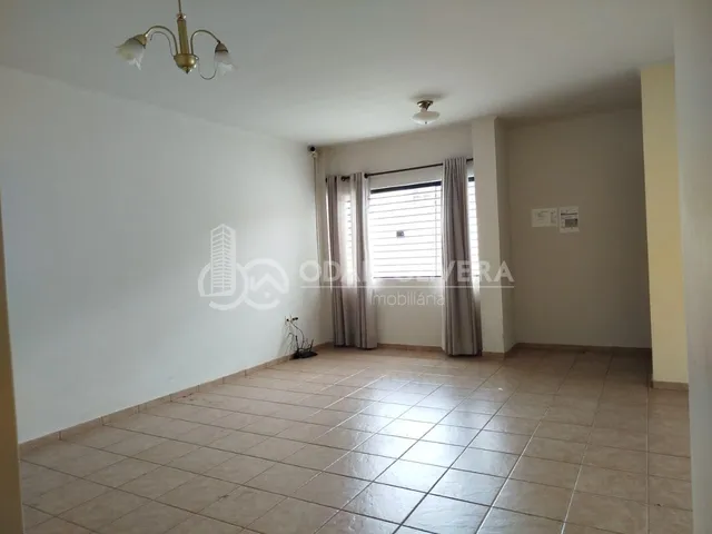 Imagem 15: Casa para Alugar com 3 Dormitorios Sendo 1 Suite - Centro, Passos - Mg