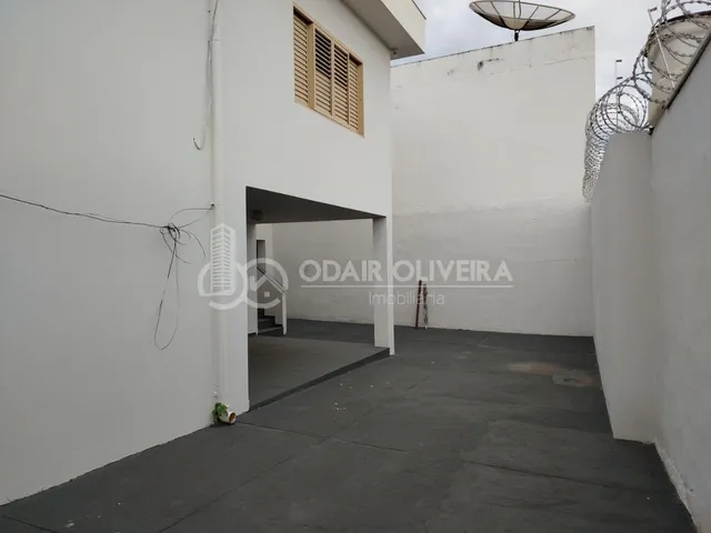 Imagem 10: Casa para Alugar com 3 Dormitorios Sendo 1 Suite - Centro, Passos - Mg