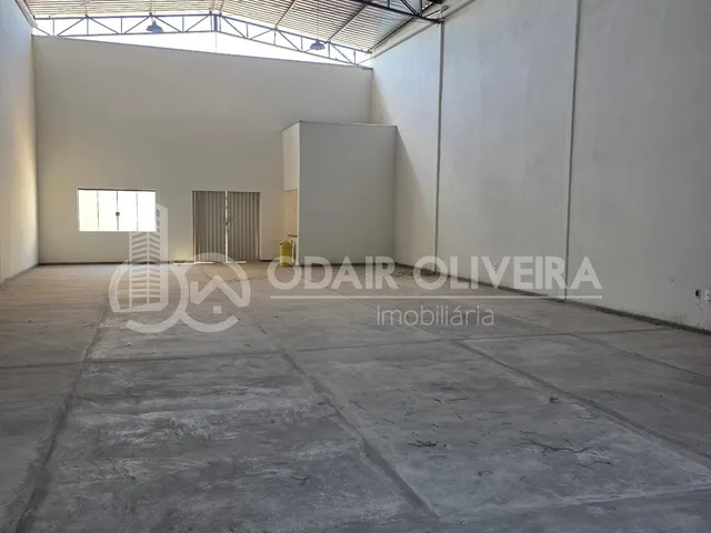 Imagem 3: Barracão Comercial de 230 M² com Mezanino e Escritório À Venda