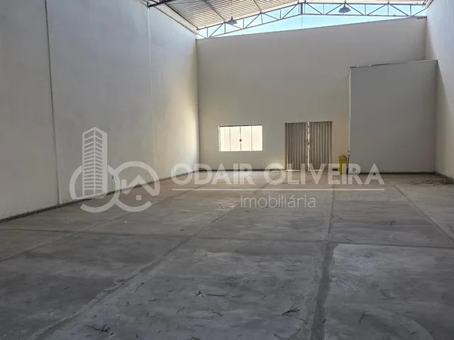 Imagem 4: Barracão Comercial de 230 M² com Mezanino e Escritório À Venda