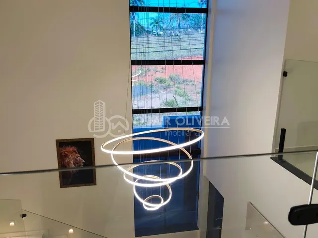 Imagem: Casa Moderna com Pé-Direito Duplo, 3 Quartos