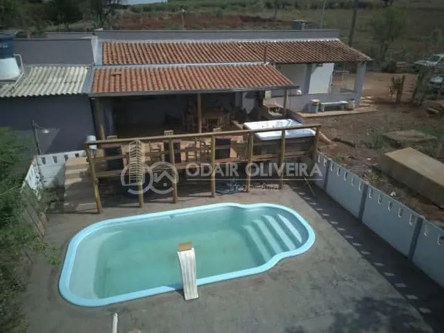 Imagem 2: Chácara na Linha das Águas a Venda com 3 Suítes a 20 Km de Passos