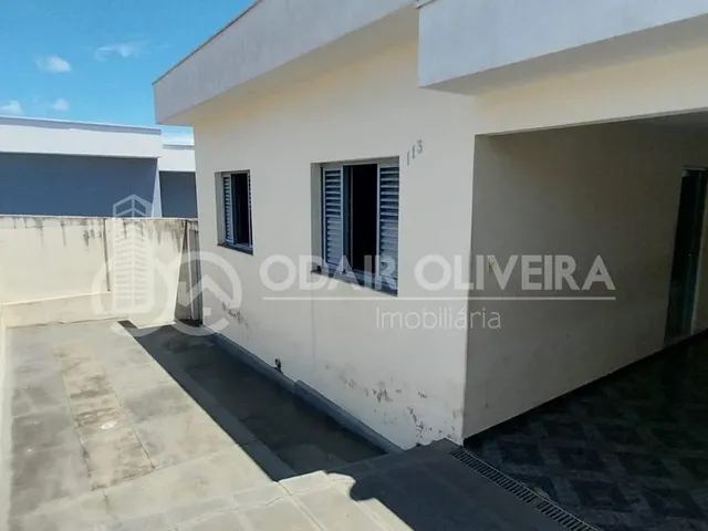 Imagem 2: Casa a Venda no Bairro Carmelo em Passos, Ótima Localização