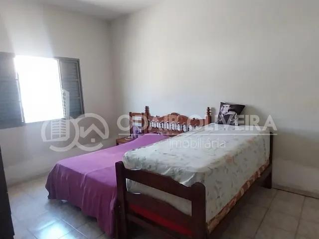 Imagem 3: Casa a Venda no Bairro Carmelo em Passos, Ótima Localização