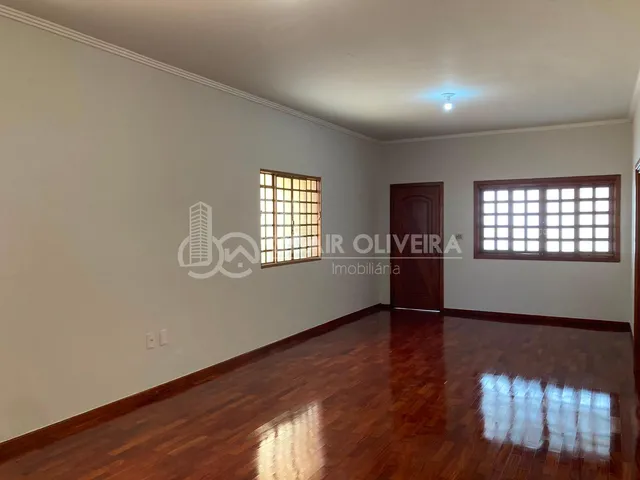 Imagem 2: Casa Comercial e Residencial Disponível para Locação, Centro, Passos - Mg