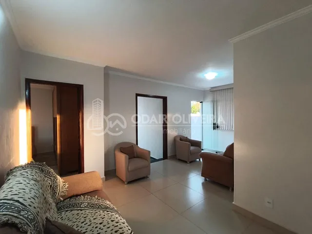 Imagem 5: Casa Numa Ótima Localização, Próximo Ao Carmelo São José, de Esquina