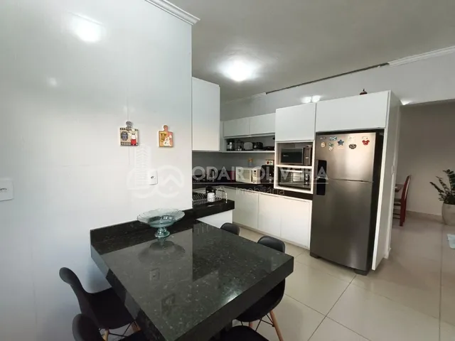 Imagem 7: Casa Numa Ótima Localização, Próximo Ao Carmelo São José, de Esquina