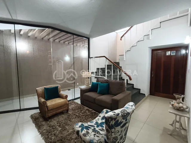 Imagem 9: Casa Numa Ótima Localização, Próximo Ao Carmelo São José, de Esquina
