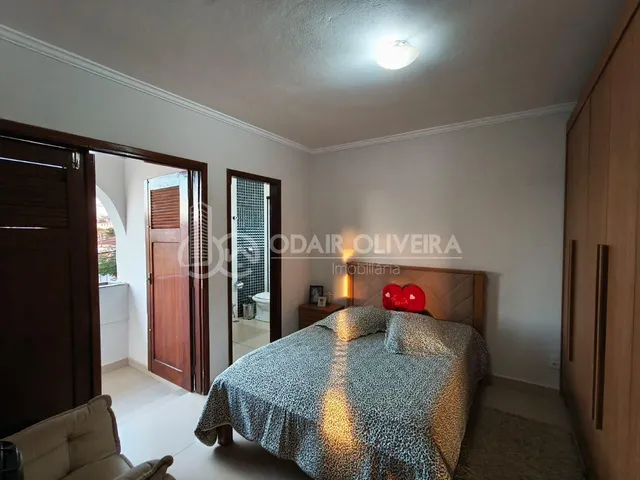 Imagem 10: Casa Numa Ótima Localização, Próximo Ao Carmelo São José, de Esquina