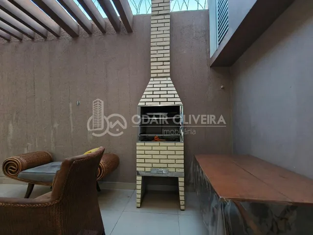 Imagem 13: Casa Numa Ótima Localização, Próximo Ao Carmelo São José, de Esquina