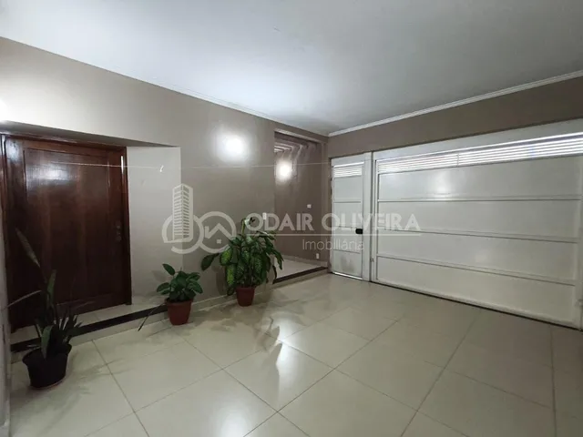 Imagem 16: Casa Numa Ótima Localização, Próximo Ao Carmelo São José, de Esquina