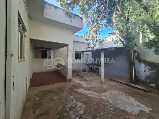 Imagem 9: Casa em Terreno com Ótima Localização, Próximo Aos Bancos