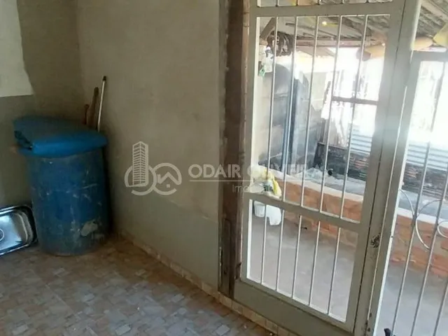 Imagem 10: Casa no Bairro santa Luzia em Terreno Espaçoso de 300 M