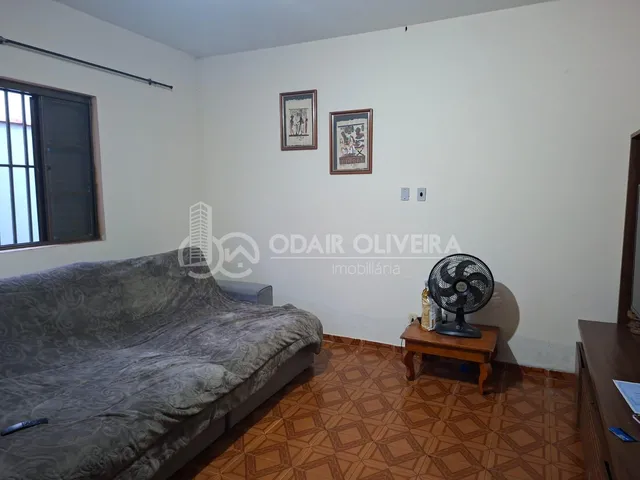 Imagem 9: Casa com 3 Quartos Bem Localizada no Bairro santa Luzia