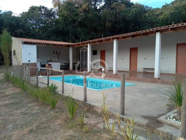 Imagem: Chácara com 3 Quartos e 2 Banheiros na