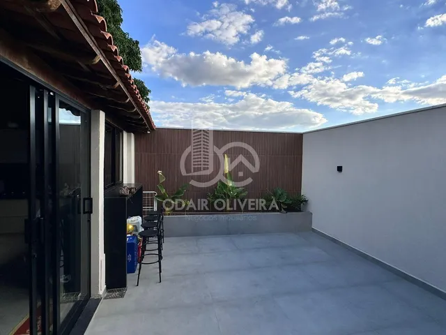 Imagem 11: Casa de 3 Quartos com Ámario Embutido no Carmelo, Passos - Mg