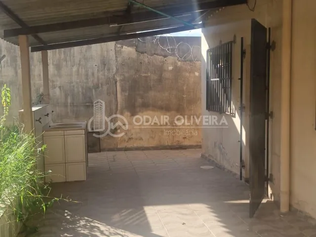 Imagem 14: Casa com Dois Quartos, Banheiro Social, Sala, Copa e Cozinha Conjugada