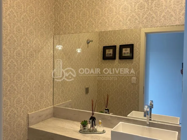 Imagem 2: Casa de Alto Padrao Disponivel para Venda no Condominio Vale Verde