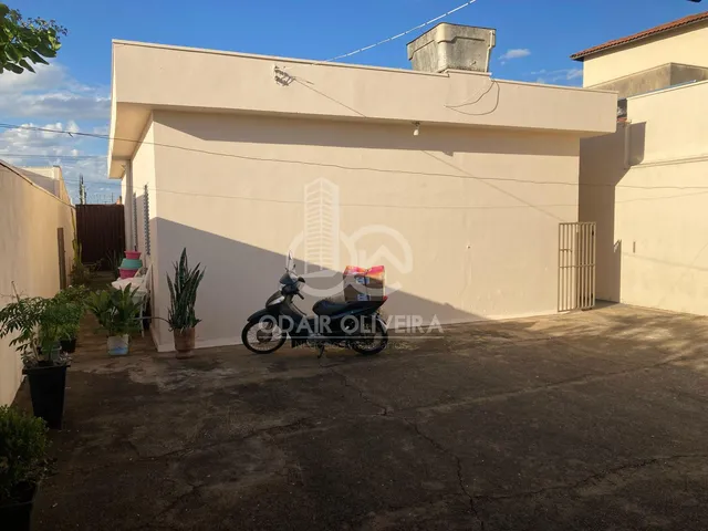 Imagem 5: Casa a Venda com 3 Dormitorios - Bairro santa Maria Goretti, Passos - Mg