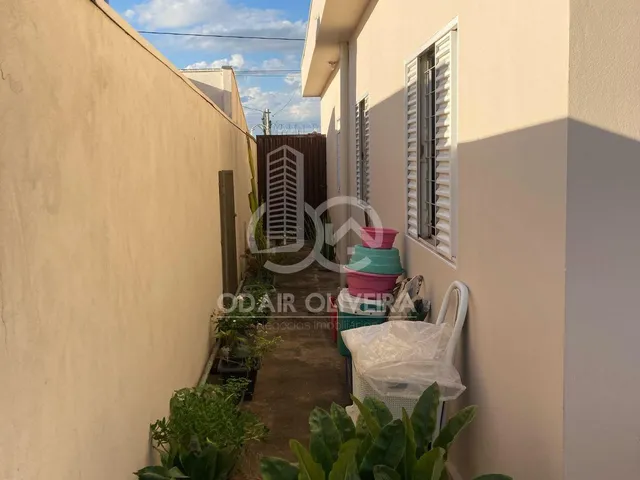 Imagem 9: Casa a Venda com 3 Dormitorios - Bairro santa Maria Goretti, Passos - Mg