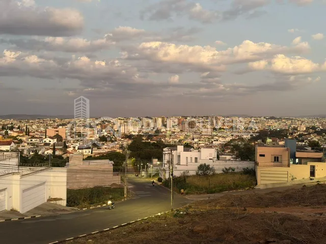 Imagem: Terreno com Vista Linda com 300M À Venda