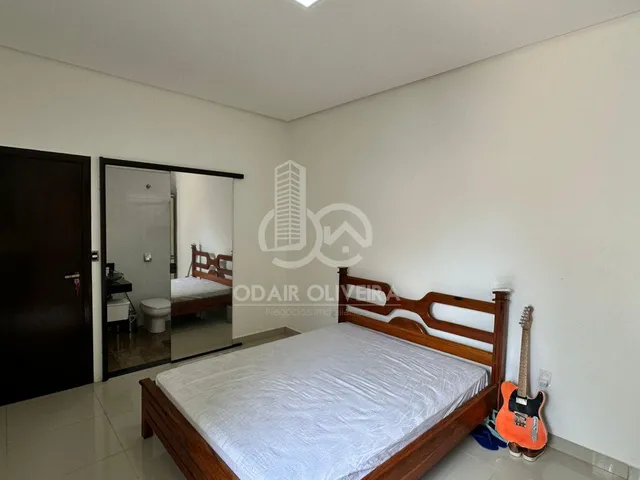 Imagem 8: Casa com 3 Dormitórios Sendo 1 Suíte a Venda no São Francisco, Passos - Mg