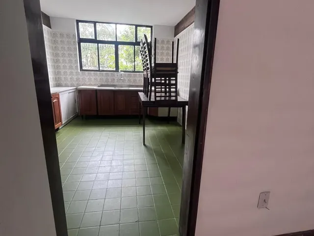 Imagem 4: Apartamento Semi-Mobiliado com 4 Dormitórios no Alto da Glória