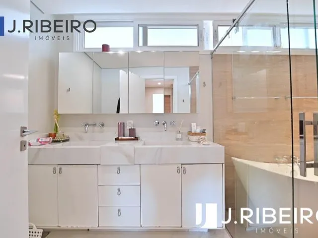 Imagem 13: Sqs 208 Bloco K - Venda Apartamento Reformadíssimo 02 Quartos, Suíte com Closet e Vaga Garagem