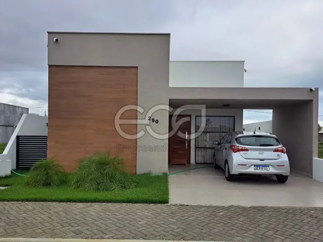 Imagem: Casa em Condomínio com Piscina na Zona