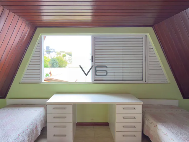 Imagem 8: Sobrado Padrão com 4 Quartos, 4 Vagas de Garagem, 205,68 M² Privativos no Cristo Rei, Curitiba - Pr