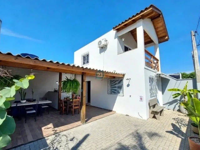 Imagem: Alugo Casa com 01 Quarto, Quintal, 02 Garagens