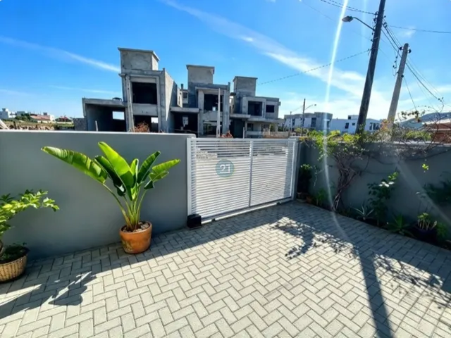 Imagem 13: Alugo Casa com 01 Quarto, Quintal, 02 Garagens, Espaço Gourmet com Churrasqueira, no Bairro Campeche, Florianópolis