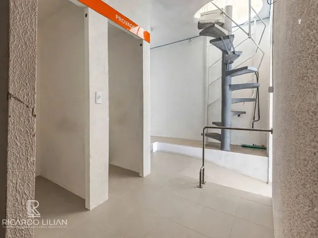 Imagem 2: Loja Comercial 180M² no Largo 13 - Altíssimo Fluxo de Pedestres em Santo Amaro