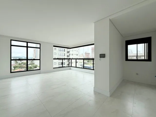 Imagem 4: Apartamento À Venda com 117M² por R$ 2.030.000,00