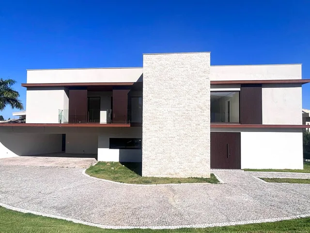 Imagem: Casa de Condomínio com 4 Quartos e 6 Banheiros