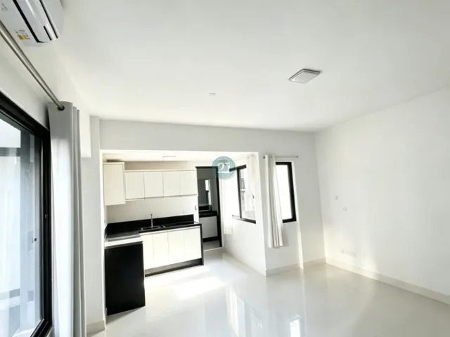 Imagem 2: Alugo Studio Clean, com Elevador, Portaria, 29M², no Eixo do Bairro Centro, Florianópolis