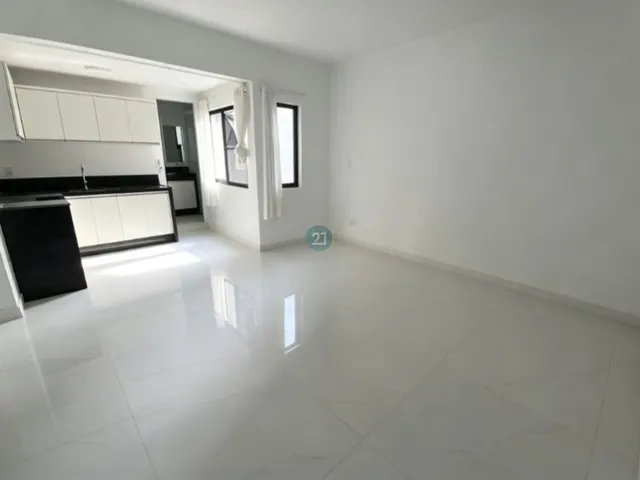 Imagem 15: Alugo Studio Clean, com Elevador, Portaria, 29M², no Eixo do Bairro Centro, Florianópolis